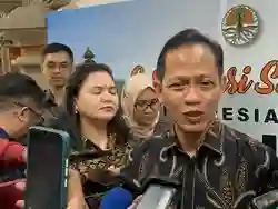 Menteri LH Tidak Akan Sarankan Impor Sampah Plastik Lagi